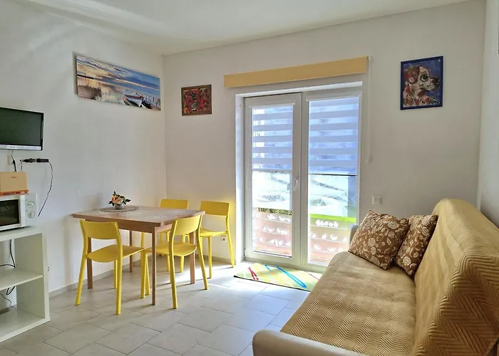 Geltoni Apartamentai