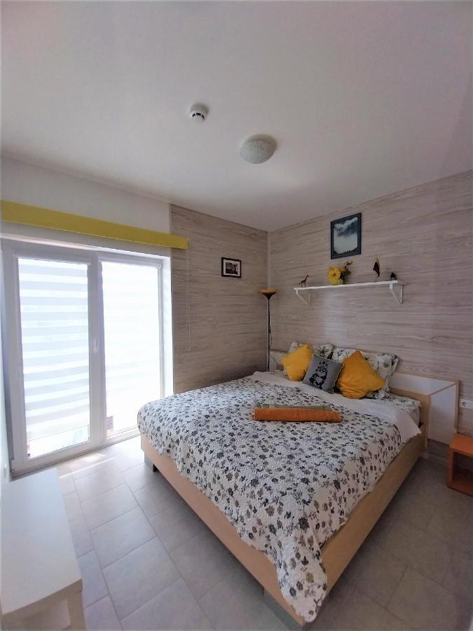 Appartement Geltoni Apartamentai