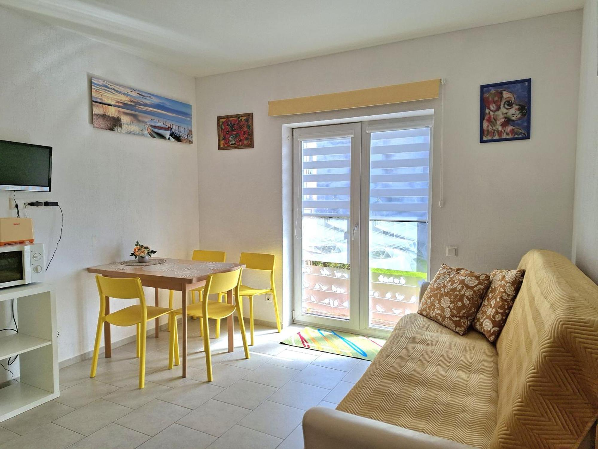 Appartement Geltoni Apartamentai