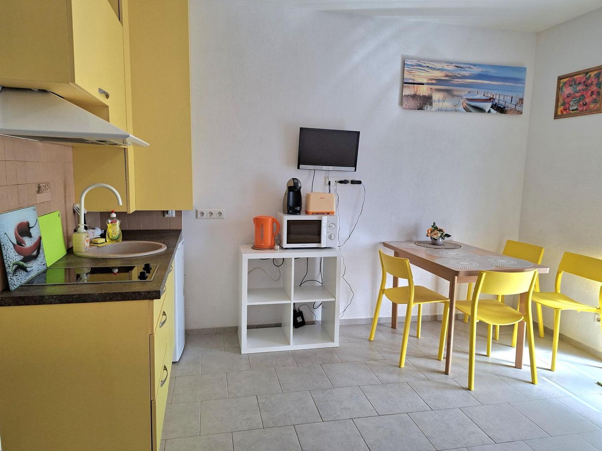 Geltoni Apartamentai Palanga